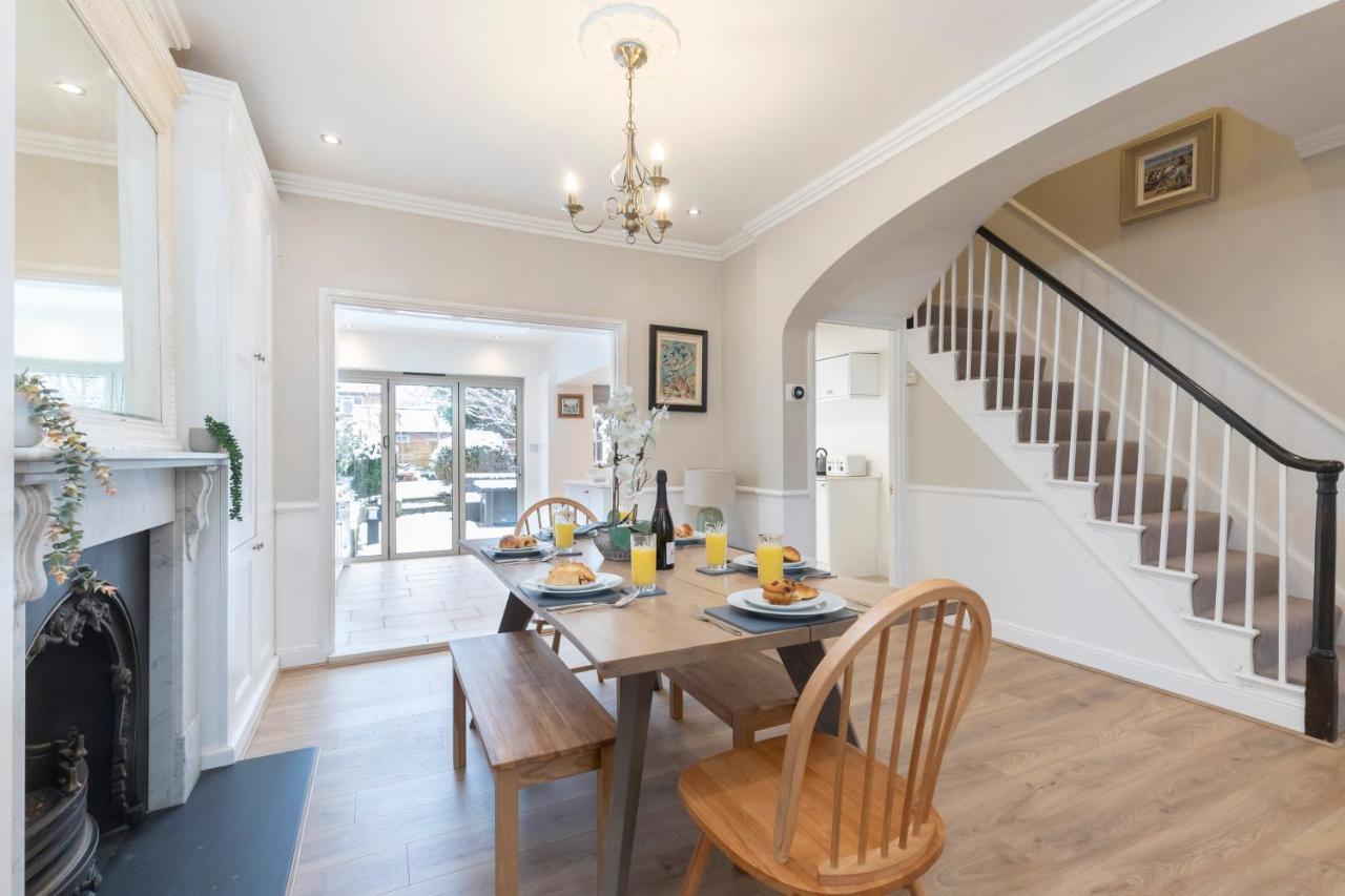 Beautiful 4 Bedroom Home Cheltenham Exterior photo